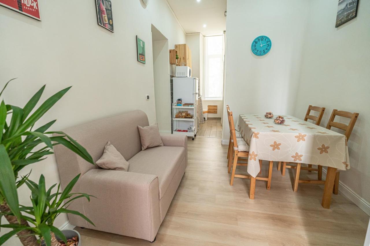 Casa Vacanze Decumano 18 Naples Exterior photo